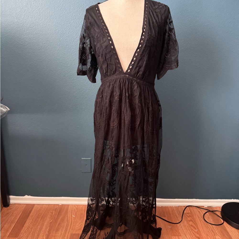 Deep V-Neck Black Lace Maxi Short Dress